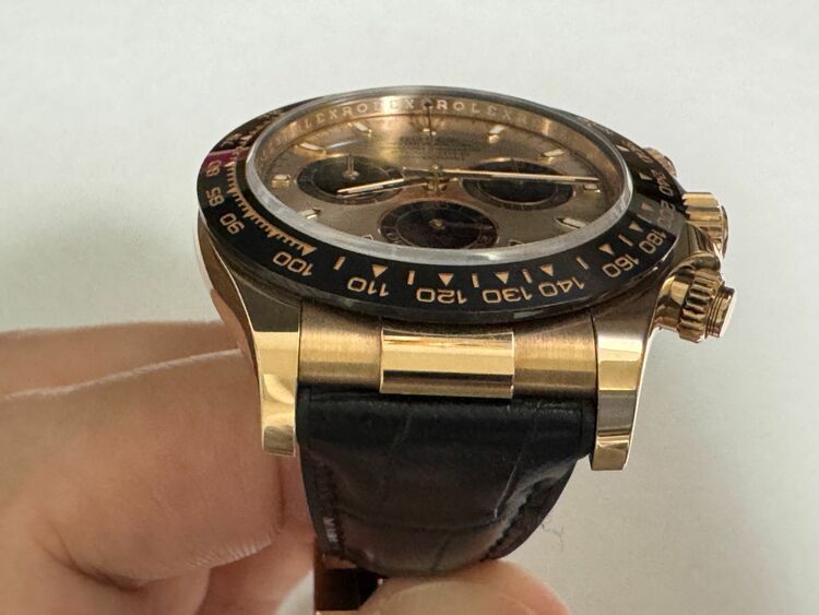 ロレックス デイトナ （高級時計）の商品画像 - 査定依頼日：2025年11月21日 - 最高査定価格：6,200,000円