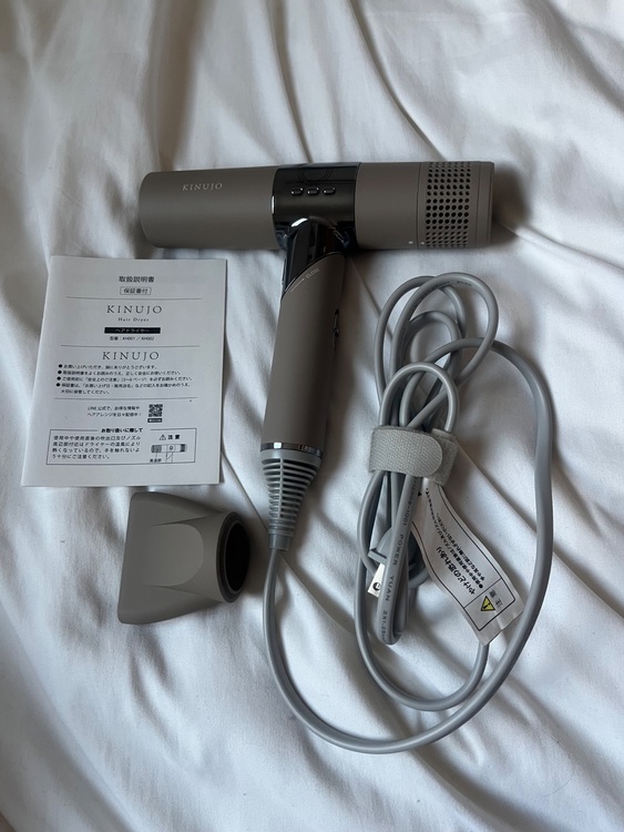 キヌージョ ヘアドライヤー ベージュ（コスメ・美容・健康器具）の商品画像 - 査定依頼日：2025年7月27日 - 最高査定価格：5,400円