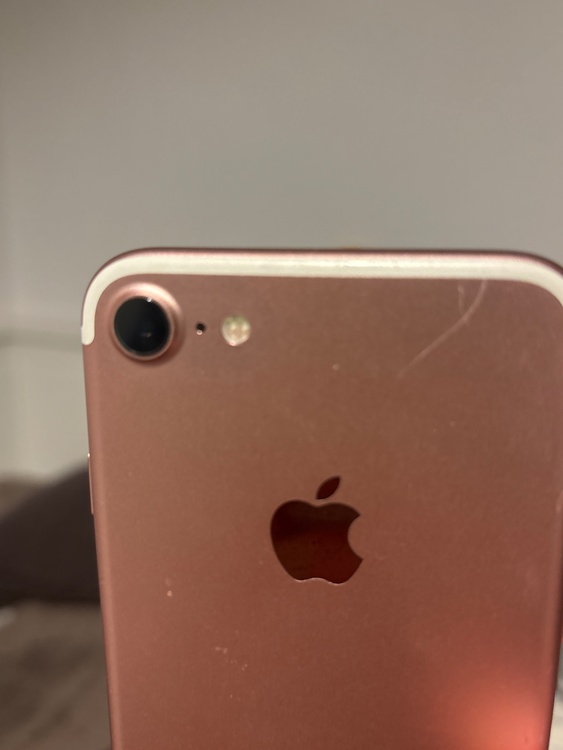 iPhone7（スマホ）の商品画像 - 査定依頼日：2026年1月31日 - 最高査定価格：100,000円