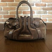 フェラガモ  （ブランドバッグ）の商品画像 - 査定依頼日：2025年4月28日 - 最高査定価格：10,000円