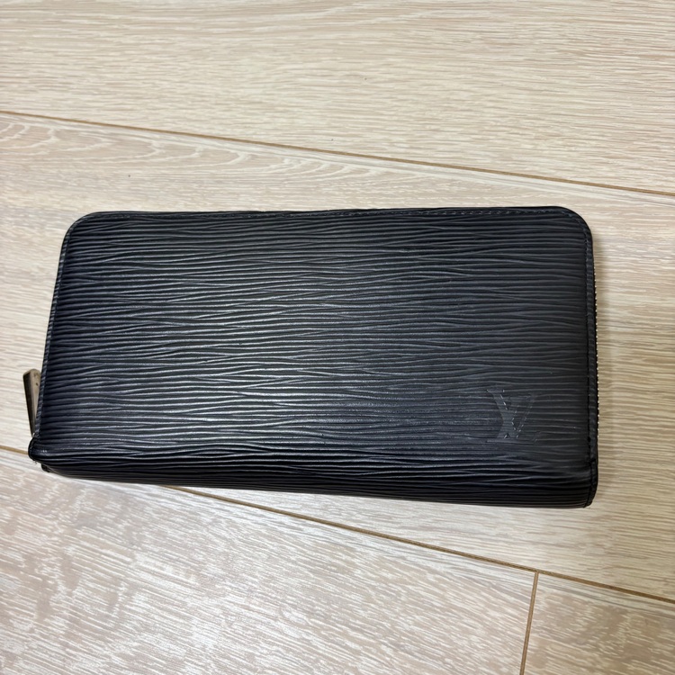 エピ　ジッピーウォレット（ブランド財布・小物）の商品画像 - 査定依頼日：2025年6月9日 - 最高査定価格：30,000円