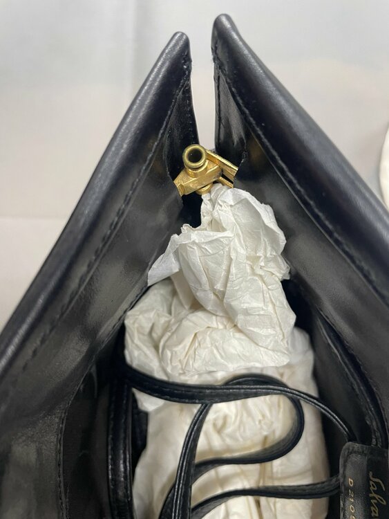 ハンドバッグ？（ブランドバッグ）の商品画像 - 査定依頼日：2026年3月4日 - 最高査定価格：3,000円