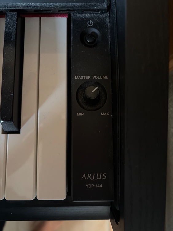 ARIUS YPD-144（ピアノ・楽器・PA機材）の商品画像 - 査定依頼日：2026年4月5日 - 最高査定価格：5,000円