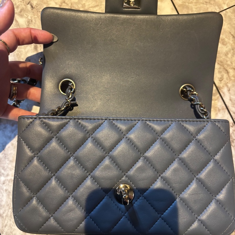 ミニマト　A69900 （ブランドバッグ）の商品画像 - 査定依頼日：2026年1月28日 - 最高査定価格：700,000円