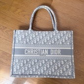 Christian Dior ディオール ブックトート オブリーク ジャカード グレー（ブランドバッグ）の商品画像 - 査定依頼日：2026年9月21日 - 最高査定価格：120,000円
