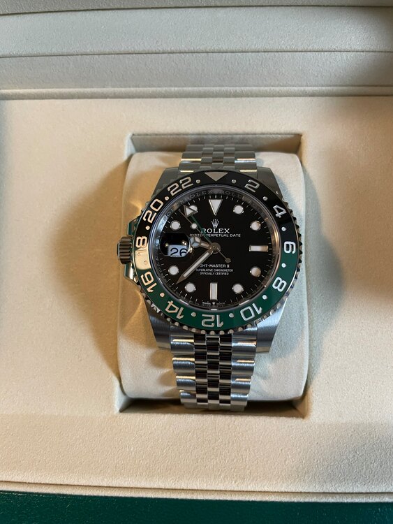 126720VTNR（高級時計）の商品画像 - 査定依頼日：2025年5月28日 - 最高査定価格：2,560,000円