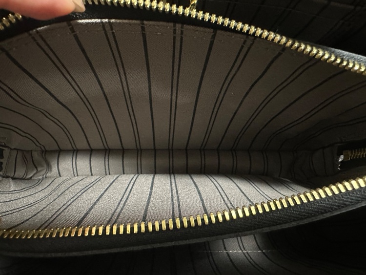 モンテーニュbb（ブランドバッグ）の商品画像 - 査定依頼日：2025年8月30日 - 最高査定価格：250,000円