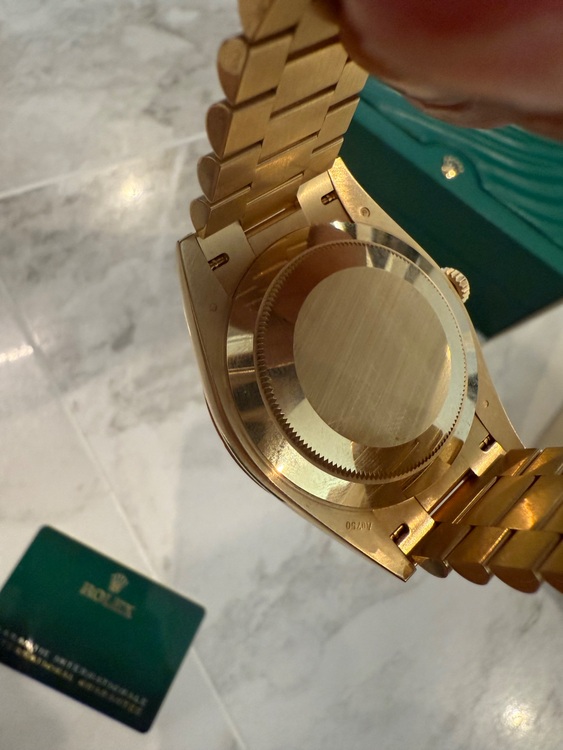 ロレックス デイデイト 22823（高級時計）の商品画像 - 査定依頼日：2025年7月26日 - 最高査定価格：7,000,000円