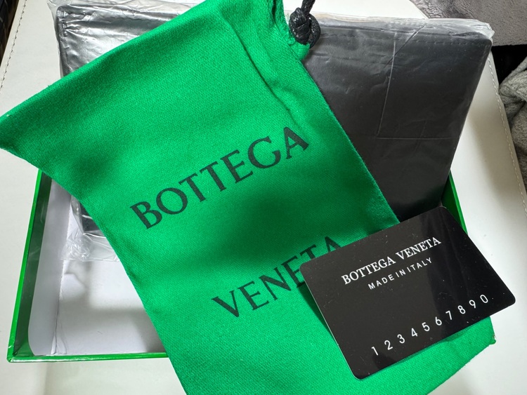 ボッテガ・ヴェネタ  （ブランドバッグ）の商品画像 - 査定依頼日：2025年7月13日 - 最高査定価格：50,000円