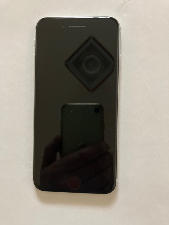 iPhone SE (第 2 世代) 128GB docomo（スマホ）の商品画像 - 査定依頼日：2026年3月24日 - 最高査定価格：10,000円