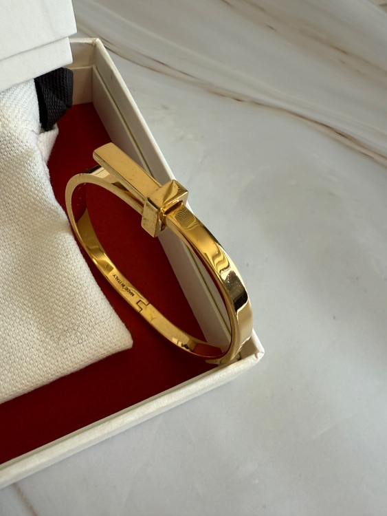 ブレスレット（ブランド財布・小物）の商品画像 - 査定依頼日：2025年8月5日 - 最高査定価格：6,000円