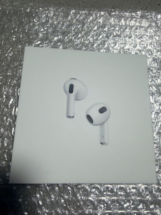 AirPods3（オーディオ・スピーカー）の商品画像 - 査定依頼日：2026年9月25日 - 最高査定価格：8,100円