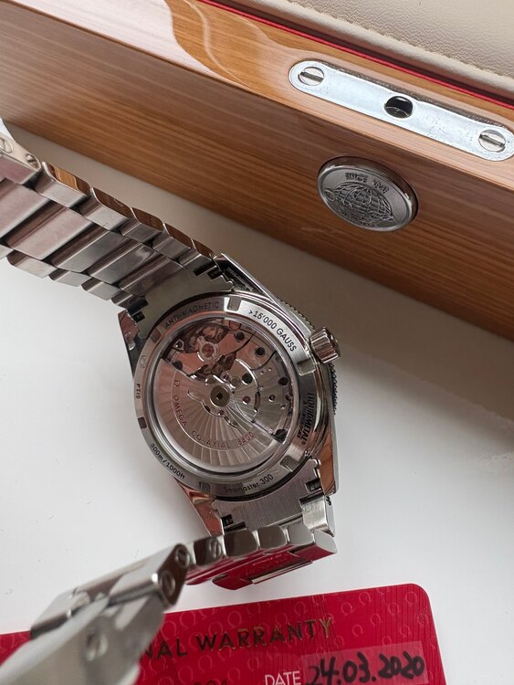 オメガ シーマスター 23330412210100（高級時計）の商品画像 - 査定依頼日：2025年5月14日 - 最高査定価格：480,000円