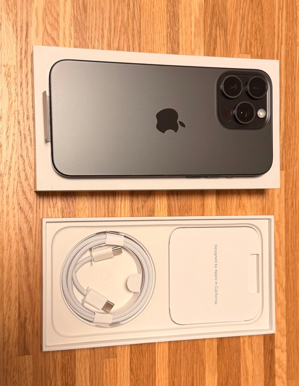 iPhone 15 Pro Max 256GB SIMフリー（スマホ）の商品画像 - 査定依頼日：2025年12月4日 - 最高査定価格：101,000円