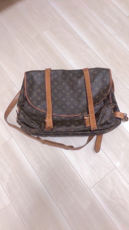 ソミュール43（ブランドバッグ）の商品画像 - 査定依頼日：2022年7月31日 - 最高査定価格：32,000円