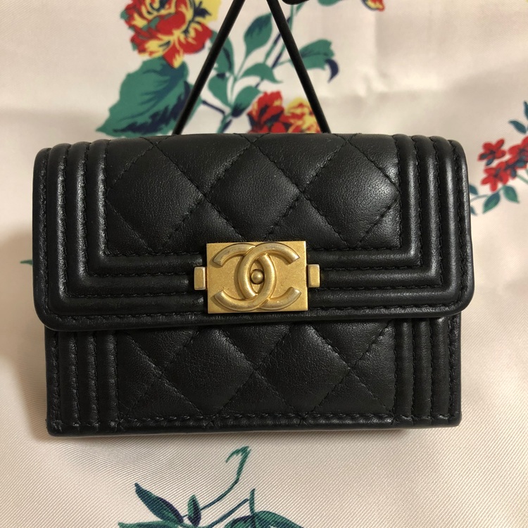 26702487（ブランド財布・小物）の商品画像 - 査定依頼日：2022年7月28日 - 最高査定価格：72,500円