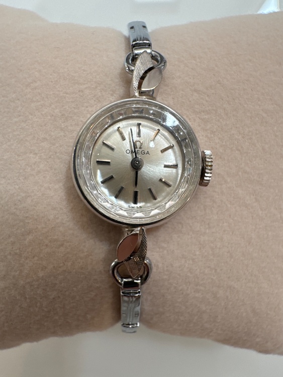 オメガ その他 1（高級時計）の商品画像 - 査定依頼日：2025年9月30日 - 最高査定価格：120,000円
