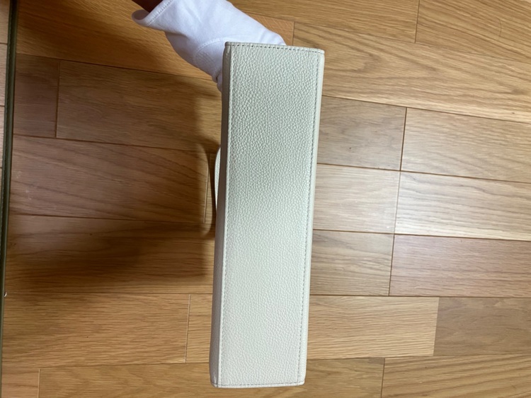 イブサンローラン  （ブランドバッグ）の商品画像 - 査定依頼日：2025年8月12日 - 最高査定価格：14,000円