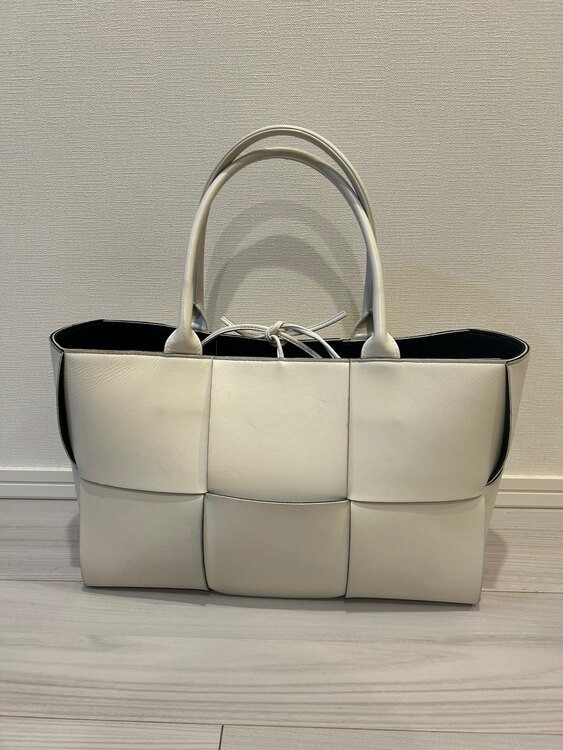 ボッテガ・ヴェネタ  （ブランドバッグ）の商品画像 - 査定依頼日：2025年4月7日 - 最高査定価格：138,000円