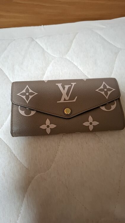 バックと財布とキーケース（ブランドバッグ）の商品画像 - 査定依頼日：2025年6月18日 - 最高査定価格：355,000円