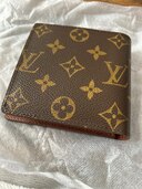 二つ折り財布（ブランド財布・小物）の商品画像 - 査定依頼日：2025年2月22日 - 最高査定価格：20,000円