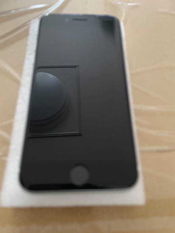 iPhone SE (第 2 世代) 128GB SIMフリー（スマホ）の商品画像 - 査定依頼日：2026年3月20日 - 最高査定価格：13,000円