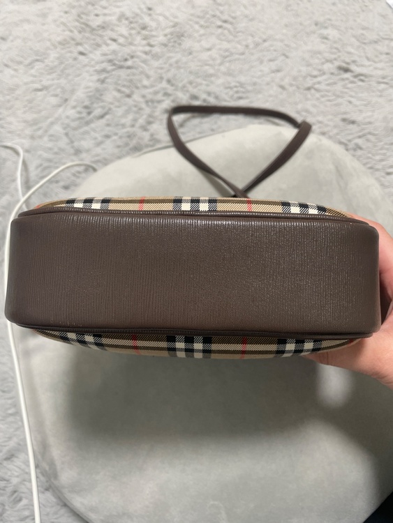 バーバリー バッグ（ブランドバッグ）の商品画像 - 査定依頼日：2026年1月27日 - 最高査定価格：7,000円