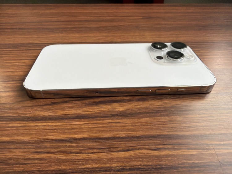 iPhone iPhone 14 Pro 128GB Softbank（スマホ）の商品画像 - 査定依頼日：2026年6月1日 - 最高査定価格：61,000円