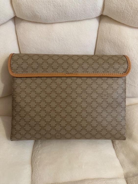 ショルダーバッグ（ブランドバッグ）の商品画像 - 査定依頼日：2025年9月20日 - 最高査定価格：30,000円