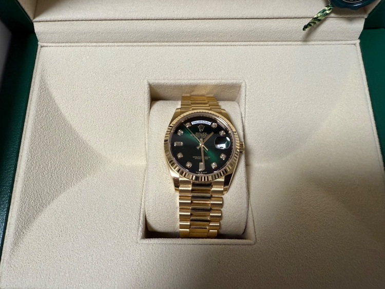 128238（高級時計）の商品画像 - 査定依頼日：2025年9月12日 - 最高査定価格：6,800,000円