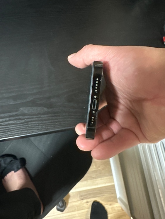 iPhone 16 Pro 256GB docomo（スマホ）の商品画像 - 査定依頼日：2026年3月9日 - 最高査定価格：101,000円