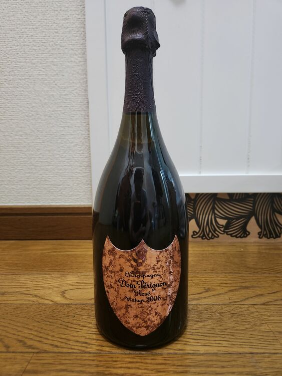 ドン・ペリニヨンロゼ　レニー・クラヴィッツエディション（お酒）の商品画像 - 査定依頼日：2025年6月3日 - 最高査定価格：30,000円