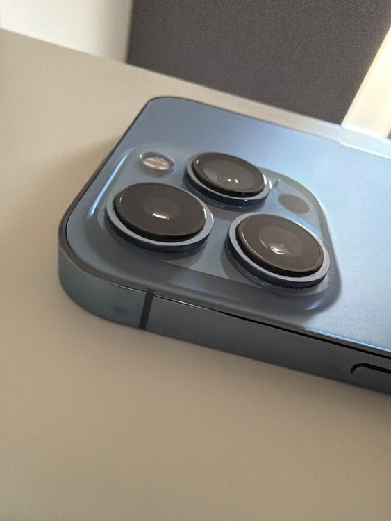 iPhone 13 Pro 128GB au（スマホ）の商品画像 - 査定依頼日：2026年2月19日 - 最高査定価格：38,000円