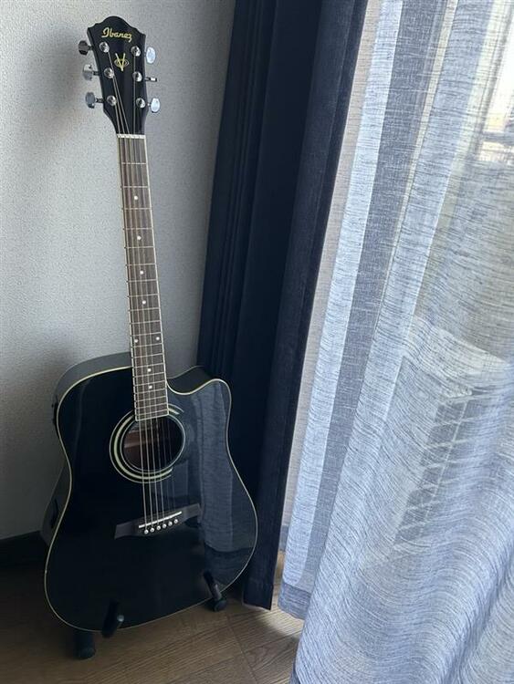 V72ECE-BK（ピアノ・楽器・PA機材）の商品画像 - 査定依頼日：2026年3月1日 - 最高査定価格：8,000円