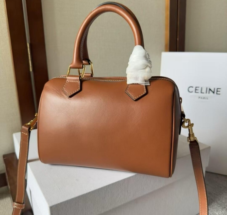 セリーヌ  （ブランドバッグ）の商品画像 - 査定依頼日：2025年9月21日 - 最高査定価格：220,000円