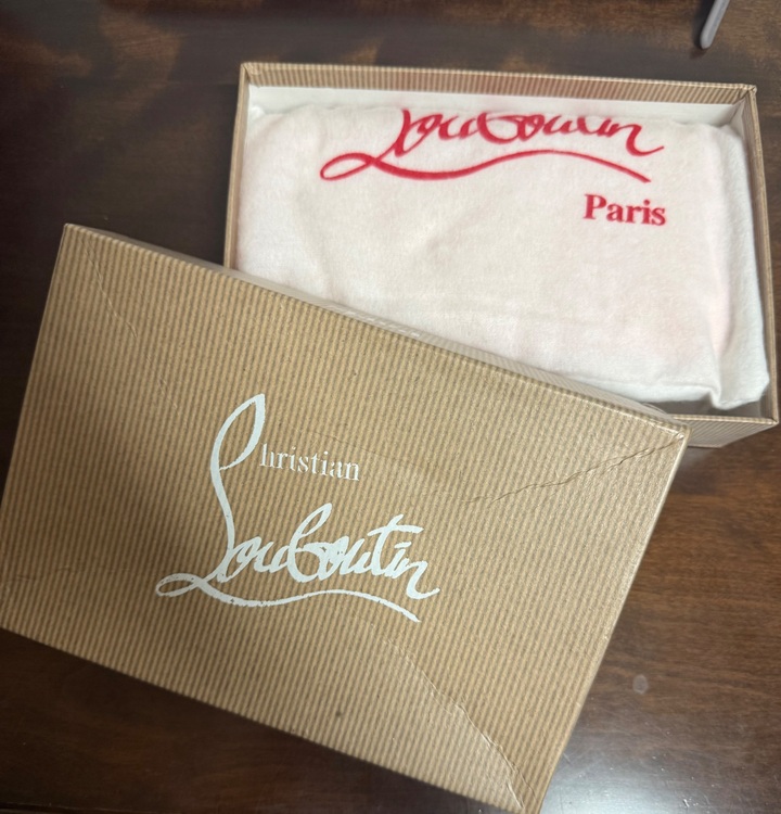 パネトーネ財布（古着・ファッション）の商品画像 - 査定依頼日：2025年9月11日 - 最高査定価格：10,000円