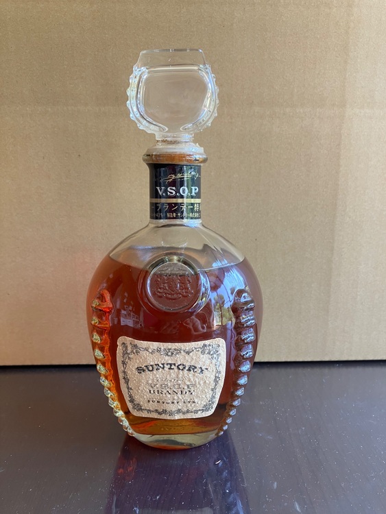 SUNTORY VSOP BRANDY 特級表示 43度 720ml （お酒）の商品画像 - 査定依頼日：2025年8月4日 - 最高査定価格：12,200円