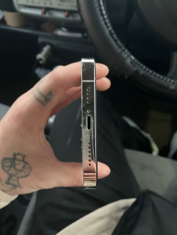 iPhone 13 Pro Max 128GB SIMフリー（スマホ）の商品画像 - 査定依頼日：2026年1月7日 - 最高査定価格：34,000円