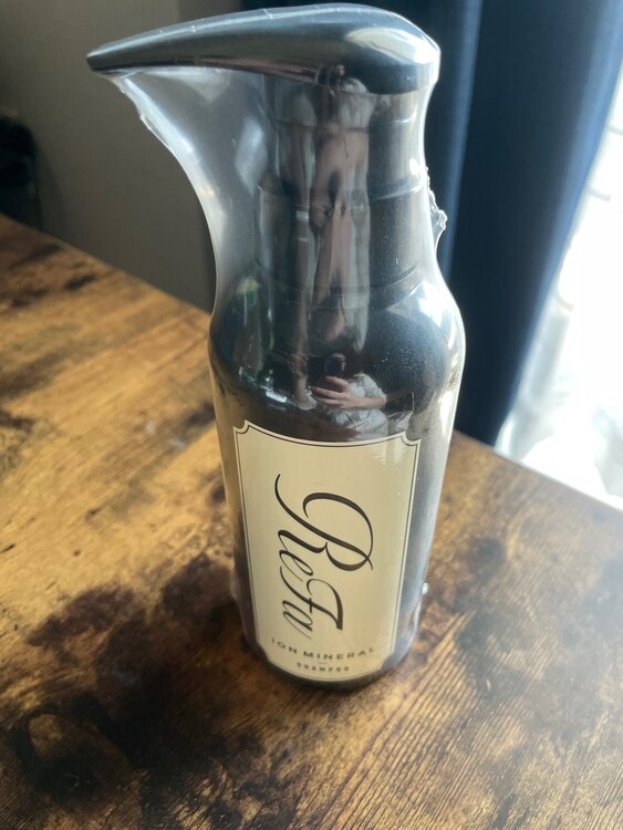 リファイオンケアシャンプー（コスメ・美容・健康器具）の商品画像 - 査定依頼日：2025年2月27日 - 最高査定価格：600円