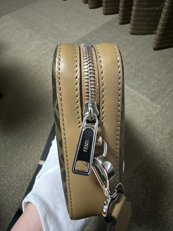 7M0286-AJF8_F1EGA_15_TU（ブランドバッグ）の商品画像 - 査定依頼日：2024年12月23日 - 最高査定価格：80,000円