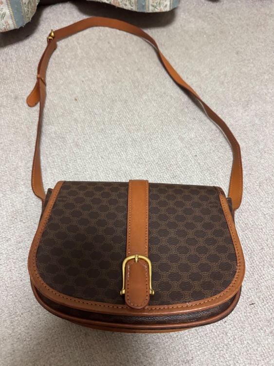 バック（ブランドバッグ）の商品画像 - 査定依頼日：2026年3月9日 - 最高査定価格：3,500円