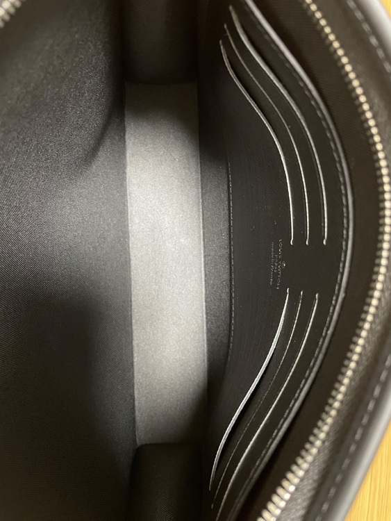 ポシェット・ヴォワヤージュ モノグラム・エクリプス（ブランドバッグ）の商品画像 - 査定依頼日：2025年8月14日 - 最高査定価格：55,000円