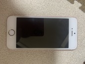 iPhone SE（スマホ）の商品画像 - 査定依頼日：2022年2月21日 - 最高査定価格：7,600円