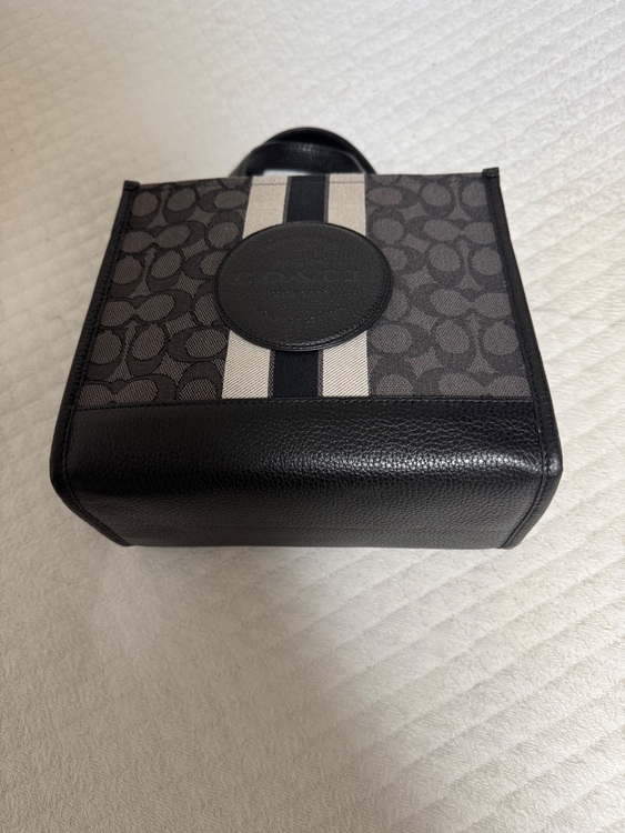 その他 コーチ （ブランドバッグ）の商品画像 - 査定依頼日：2025年11月16日 - 最高査定価格：5,000円