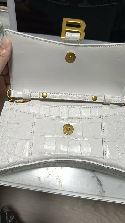 バレンシアガ  （ブランドバッグ）の商品画像 - 査定依頼日：2026年4月11日 - 最高査定価格：110,000円