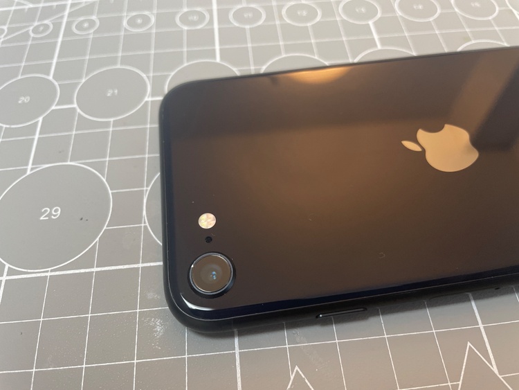 iPhone iPhone SE (第 3 世代) 256GB SIMフリー（スマホ）の商品画像 - 査定依頼日：2026年7月26日 - 最高査定価格：30,000円