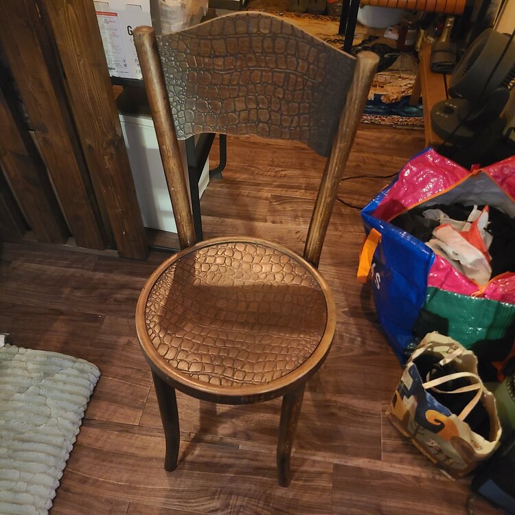 THONET クロコチェア（美術品・骨董品）の商品画像 - 査定依頼日：2026年7月29日 - 最高査定価格：15,000円