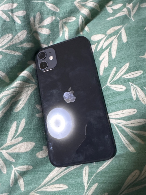 iPhone11 64GB au（スマホ）の商品画像 - 査定依頼日：2025年12月28日 - 最高査定価格：18,000円