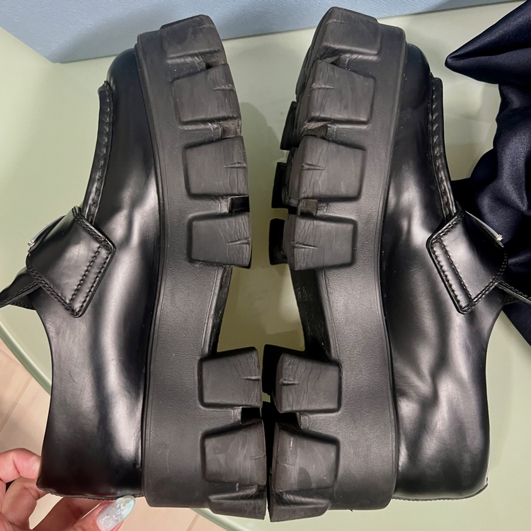 プラダ  （ブランドバッグ）の商品画像 - 査定依頼日：2025年12月15日 - 最高査定価格：55,000円