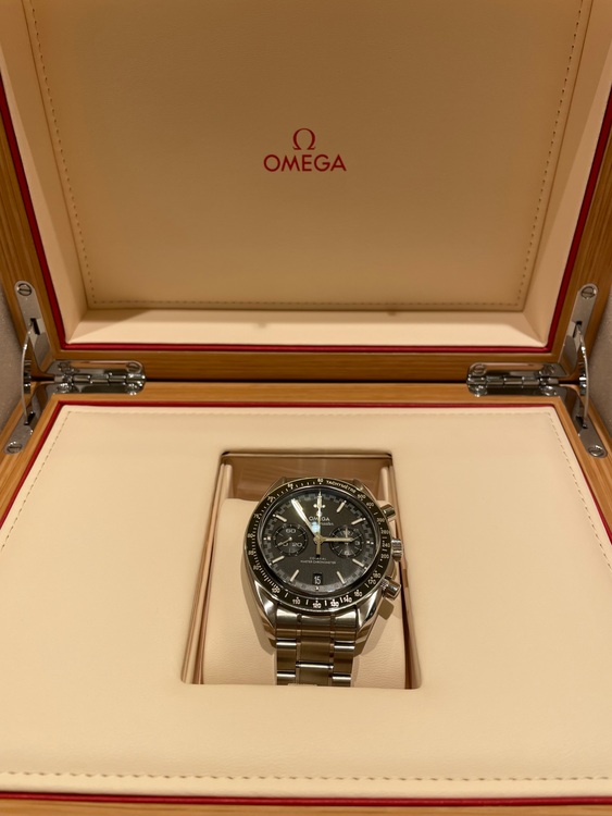 オメガ スピードマスター 329.30.44.51.01.001（高級時計）の商品画像 - 査定依頼日：2025年9月14日 - 最高査定価格：730,000円